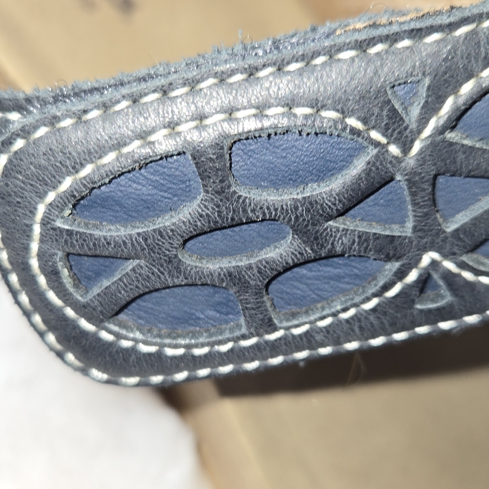 Clarks Bendables Wedge Sandals – Navy Leather Cutout Detail Comfort Size 8 - Picture 9 of 9
